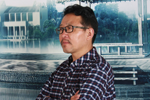 長篇小說獎(jiǎng)：獲獎(jiǎng)作品《昨天的部落》作者：旦巴亞爾杰（藏族）         創(chuàng)作感言　　在與世隔絕的環(huán)境里，我一有空，就把在腦海里醞釀已久的小說，敲到電腦里。思想高度集中于形形色色的人物、紛紜復(fù)雜的部落之戰(zhàn)的刀光劍影，以及傳統(tǒng)游牧生產(chǎn)方式和古寺凄涼的法號(hào)聲。另外，耳邊不時(shí)響起古老的民謠和英雄史詩《格薩爾》說唱的美妙的旋律。