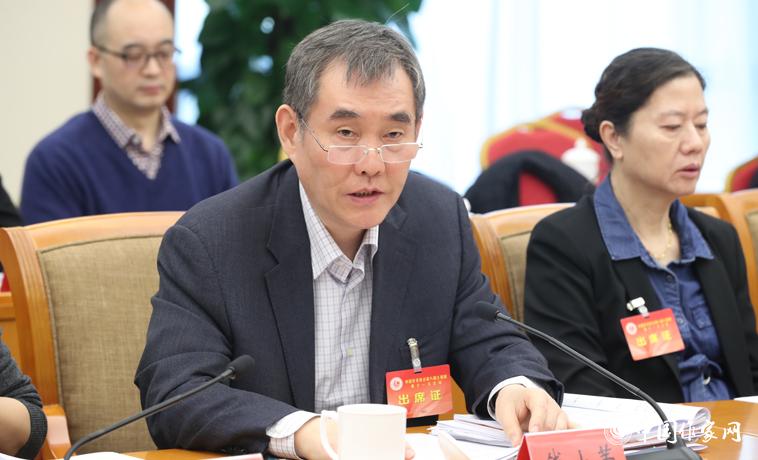 11月28日，錢小芊在中國作協(xié)八屆十一次主席團會上講話。