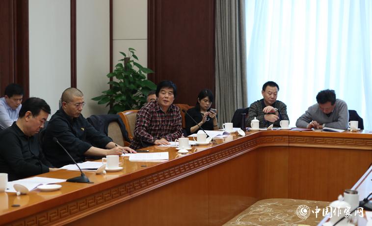 11月30日下午，趙本夫在江蘇代表團分組討論中發(fā)言。
