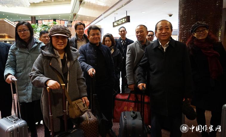 11月28日，中國作協(xié)第九次全國代表大會與會代表團報到。