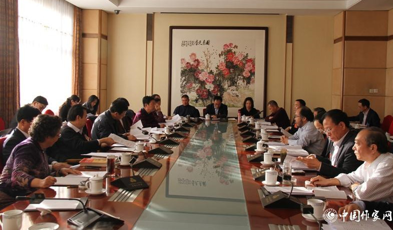 12月1日下午，山東、兵團代表團分組討論。