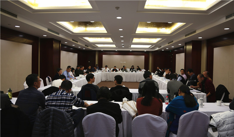 12月1日下午，浙江、重慶、延邊代表團分組學習討論。