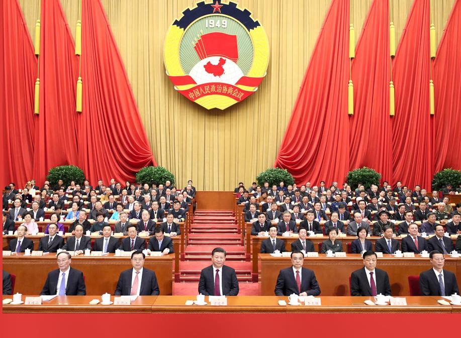 習(xí)近平、李克強(qiáng)、張德江、劉云山、王岐山、張高麗在主席臺(tái)就座