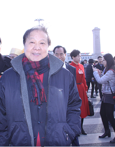 參加全國人大開幕會(huì)的代表張和平