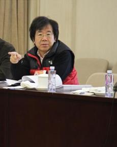 滕矢初在小組會(huì)上發(fā)言