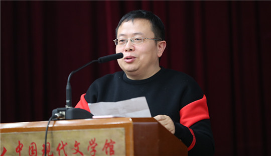 管平潮：在碎片化時(shí)代，寫雋永的中國(guó)故事