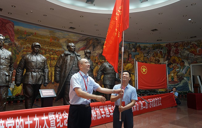 深入歷史現(xiàn)場，挖掘英雄事跡