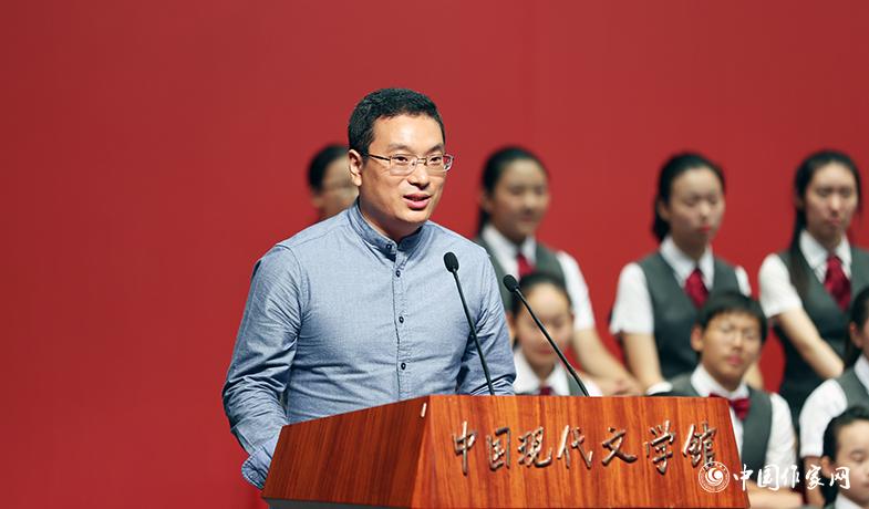 王林柏代表散文、報(bào)告文學(xué)、科幻文學(xué)獲獎(jiǎng)?wù)甙l(fā)表獲獎(jiǎng)感言