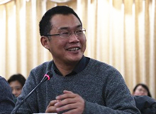 李云雷：文學(xué)批評(píng)應(yīng)對(duì)“新時(shí)期文學(xué)”起到建設(shè)性作用我們可以通過(guò)對(duì)文學(xué)問(wèn)題的討論，首先改變文學(xué)觀念，然后再推動(dòng)社會(huì)思潮的轉(zhuǎn)變。[詳細(xì)]