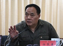 任芙康：文學(xué)批評(píng)要講真話、抒正氣很久以來(lái)的文學(xué)評(píng)論，被看作車(chē)的兩個(gè)輪子，鳥(niǎo)的一雙翅膀，比喻動(dòng)聽(tīng)，但顯然過(guò)時(shí)。[詳細(xì)]