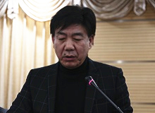 劉川鄂：迎合還是提升？在精神消費(fèi)多樣化、文學(xué)創(chuàng)作邊緣化、文學(xué)批評(píng)更加邊緣化的當(dāng)下，批評(píng)文體駁雜、批評(píng)問(wèn)題意識(shí)薄弱、批評(píng)的有效性普遍缺失。[詳細(xì)]