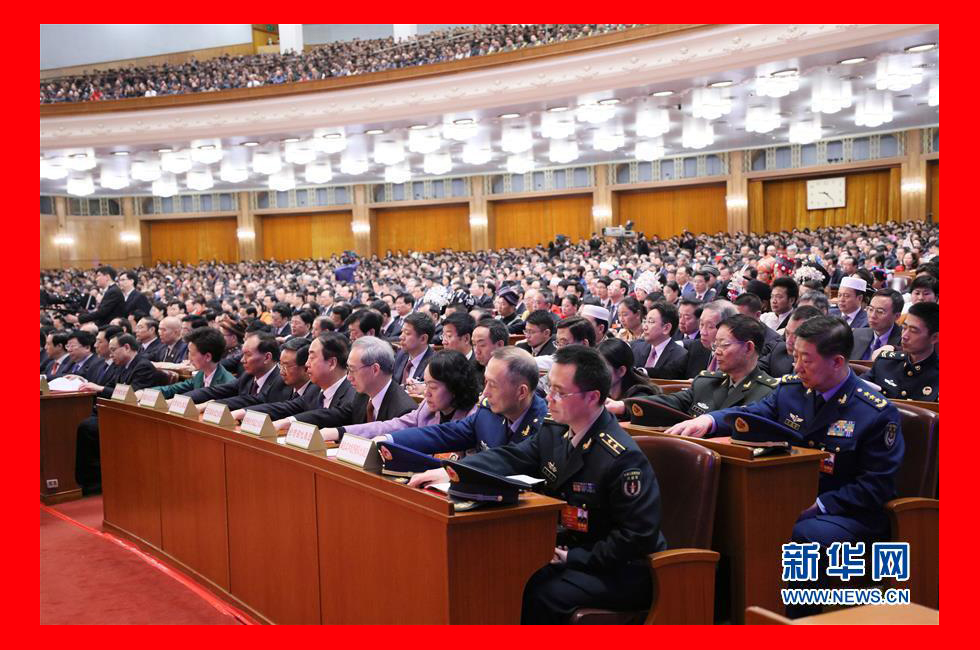 3月20日，第十三屆全國人民代表大會第一次會議閉幕會。這是代表在表決。
