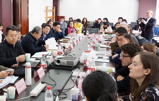 “文學(xué)的地域性——?dú)v史、記憶與現(xiàn)實(shí)”中外作家交流研討會舉行