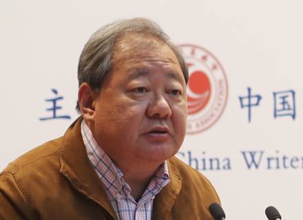 吉狄馬加：文學(xué)是讓我們靈魂相通的紐帶今天是一個復(fù)雜的世界，人類面臨著共同的困境、機(jī)遇和挑戰(zhàn)，命運(yùn)前所未有地聯(lián)結(jié)在一起。[詳細(xì)]