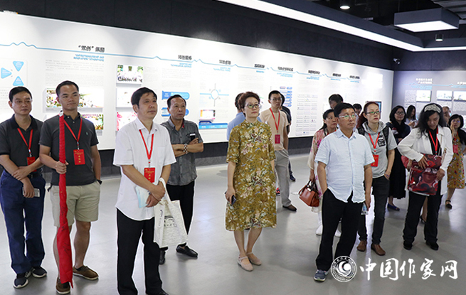 采訪團(tuán)采訪松山湖高新技術(shù)產(chǎn)業(yè)開(kāi)發(fā)區(qū)