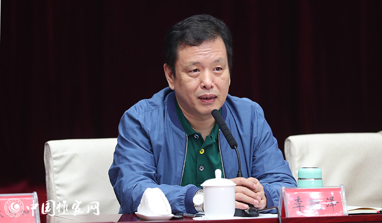 7月28日，李敬澤在全體會上就《魯迅文學(xué)獎評獎條例》和《評獎細(xì)則》做講解說明