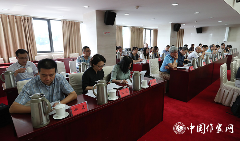 7月28日，第七屆魯迅文學(xué)獎各評委會全體會現(xiàn)場