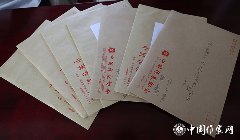 8月11日，第七屆魯迅文學(xué)獎終評選票情況蓋章封存