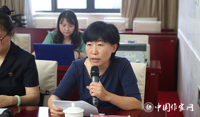 8月11日，終會上，計票人報告選票發(fā)放、回收及統(tǒng)計情況