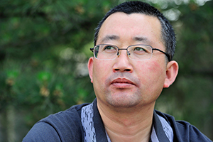 詩歌獎：《西北辭》作者：馬占祥(回族)         獲獎感言　　回顧30年來的詩歌創(chuàng)作，我始終對生存的土地和身邊人群抱有感恩之心：他們不但成就了我，也成全了我的詩歌。詩歌是我向他們致敬的惟一方式。我將繼續(xù)寫下去，用文字回報他們贈予我的溫暖和信心。由衷地要說的一句話是：在這個偉大的時代、偉大的國度寫作詩歌是我無上的榮耀……