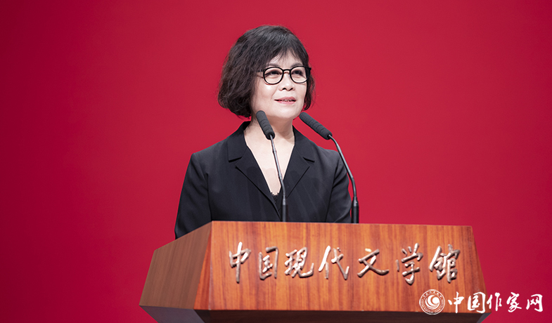 9月25日晚，中國作家協(xié)會主席鐵凝在第十二屆少數(shù)民族文學(xué)創(chuàng)作駿馬獎頒獎典禮上致辭