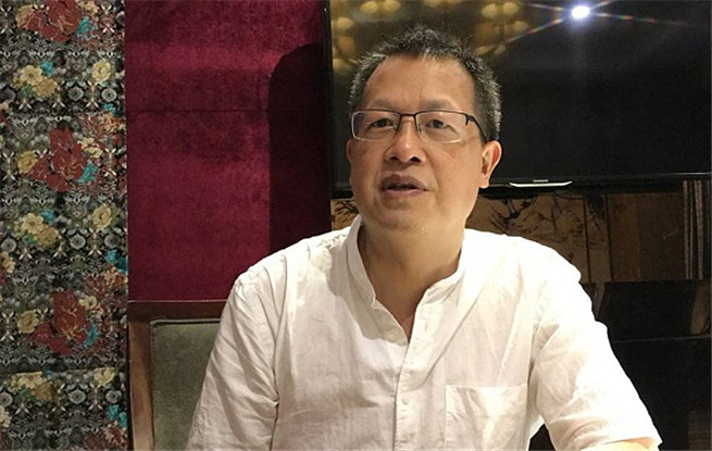 羅偉章《誰(shuí)在敲門》：每個(gè)時(shí)代下的人們，骨髓里都敲打著古歌