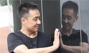 所謂先鋒，或?qū)⑹桥f的棄物 