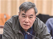 潘凱雄：“文藝批評是一個(gè)復(fù)雜的問題”《講話》明確指出：“文藝界的主要的斗爭方法之一，是文藝批評?！蔽乃嚺u就要褒優(yōu)貶劣……[詳細(xì)]