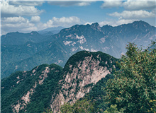 【輯一】南部山區(qū)：這是我的出生之地，也將是我的死去之地群山在背后，他古風(fēng)依舊/蒼天在上，皺紋和傷疤都被曬成了慈祥[詳細(xì)]