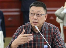 陳福民：暴風(fēng)雨中他們的微笑　　孫甘露從大處著眼從小處著墨，截取了浩瀚歷史和即將席卷南北中國的風(fēng)暴之一瞬。[詳細(xì)]