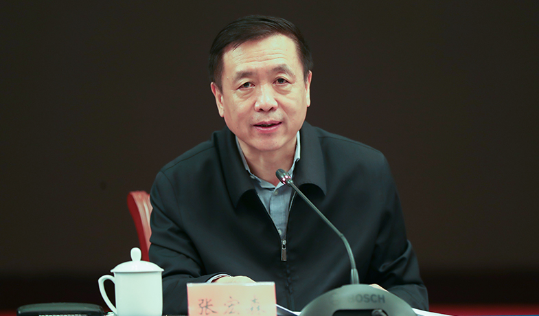 中國(guó)作協(xié)黨組書記、副主席張宏森主持座談會(huì)