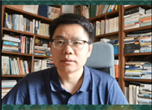 陳濤：以日常與瑣碎書寫宏大開闊的主題不同家族的開枝散葉，各自人生的縱橫走向，全都匯聚成了一條寬闊奔涌的大河……　[詳細(xì)]