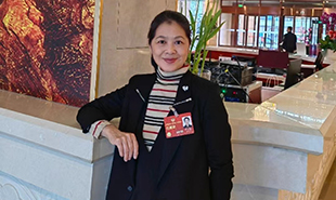 全國政協(xié)委員，中國作協(xié)副主席，黑龍江省政協(xié)副主席，省作協(xié)主席遲子建