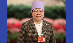 全國人大代表，寧夏回族自治區(qū)婦聯(lián)副主席，吳忠市紅寺堡鎮(zhèn)人民政府文化站站長馬慧娟