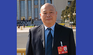 全國政協(xié)委員，中國民間文藝家協(xié)會分黨組書記、駐會副主席邱運華