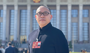 全國政協(xié)委員、《當(dāng)代電影》主編皇甫宜川　