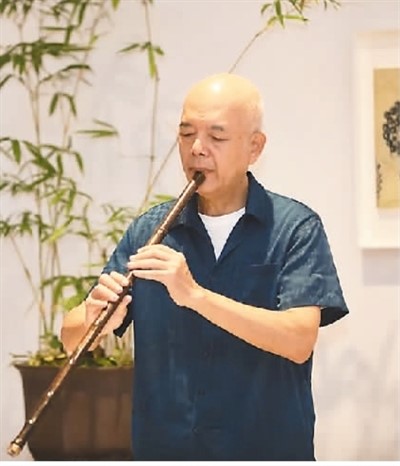 　　關(guān)山月美術(shù)館“仲夏輕音·古琴雅集”美術(shù)館之夜現(xiàn)場 　?。▓D片來自關(guān)山月美術(shù)館微信公眾號）