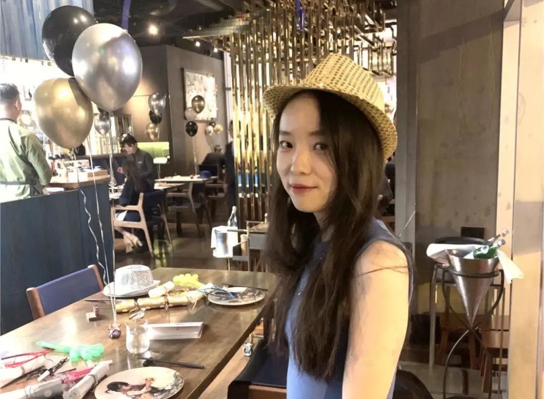大頭馬 2020年加入中國作家協(xié)會。大頭馬在8歲左右就已經(jīng)開始寫作，在采訪中大頭馬提到自己是中國互聯(lián)網(wǎng)最早的一代網(wǎng)民，不僅在網(wǎng)上發(fā)帖寫東西，還會把生活中的經(jīng)歷寫成文章，發(fā)表在報刊上?！皩懽骱桶l(fā)表對我來說就像吃飯喝水那樣自然，沒有什么特別的轉(zhuǎn)折點?！? /></p>
<p style=