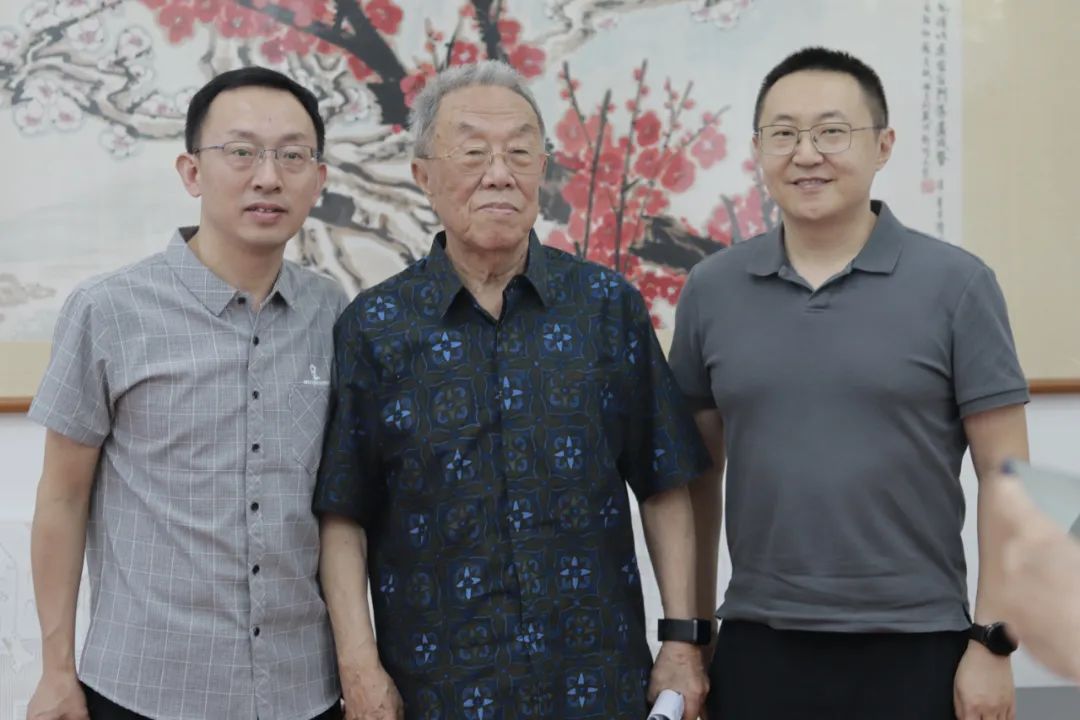 王蒙、沈杏培、李松睿2023年7月在北戴河