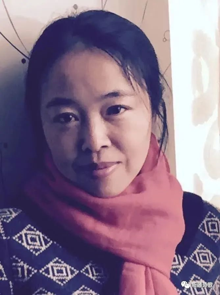  王暉，女，上世紀七十年代生于新疆石河子市。詩歌作品發(fā)表于《人民文學》《詩探索》《詩刊》《詩選刊》《大家》《青年文學》《橄欖綠》《草堂》《青年作家》《延河》《芳草》《西部》等刊物。詩歌作品入選多種權(quán)威詩歌年選及《新華文摘》等。出版有詩集四部。中國作協(xié)會員。