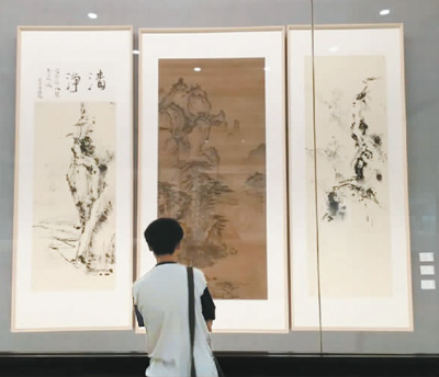 　二〇一五年，柯偉業(yè)的碩士畢業(yè)作品在浙江杭州潘天壽紀念館展出。