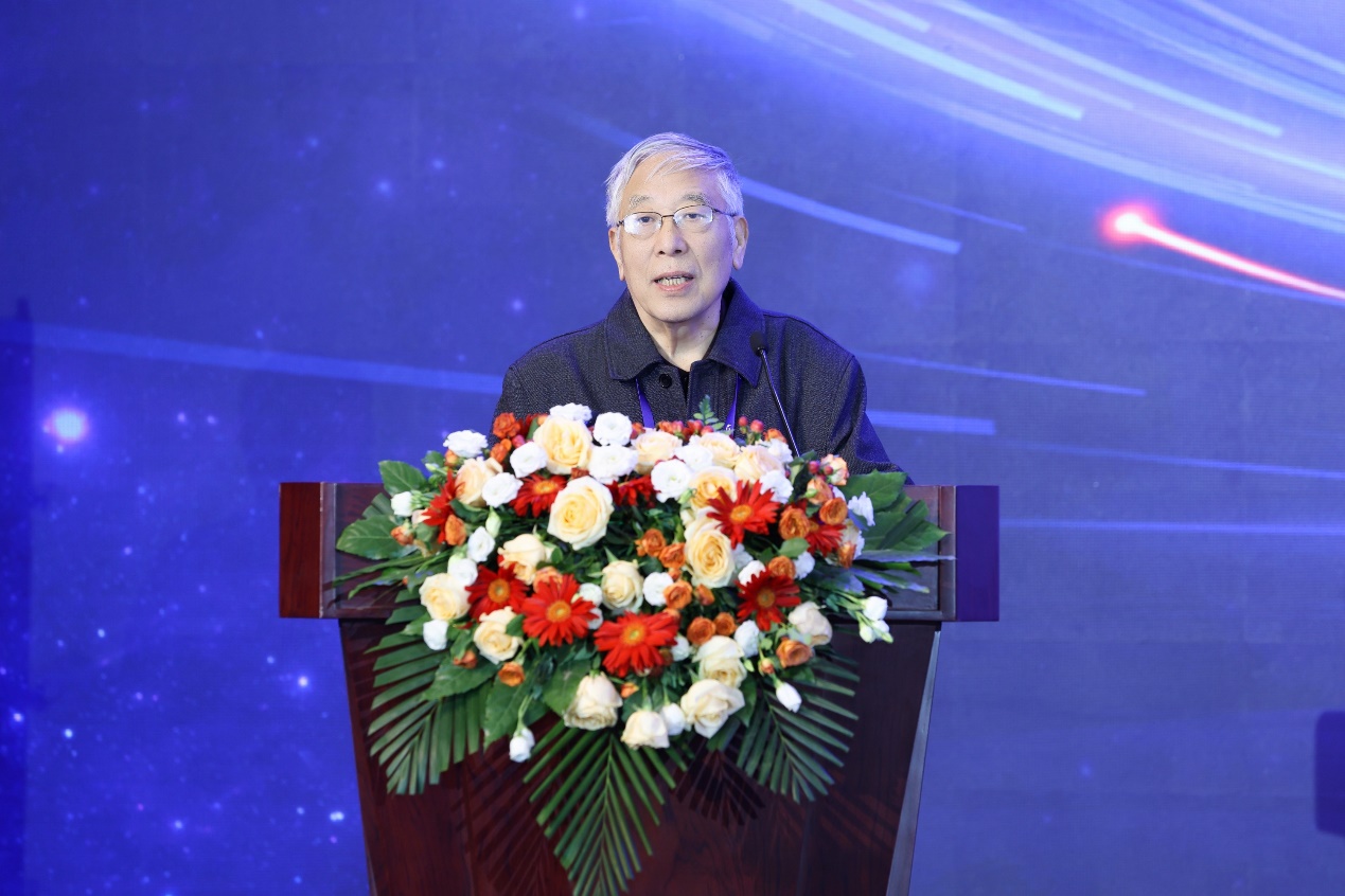 北京元宇科幻未來技術研究院名譽院長、科幻作家王晉康致辭