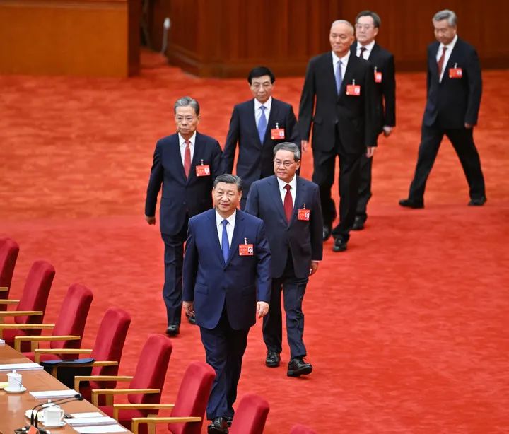 中國共產黨第二十屆中央委員會第三次全體會議，于2024年7月15日至18日在北京舉行。這是習近平、李強、趙樂際、王滬寧、蔡奇、丁薛祥、李希等步入會場。