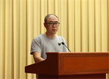石一楓：文眼、文心、文采　　有了文眼、文心和文采，則會(huì)讓一個(gè)作家永遠(yuǎn)保持青年寫作的活力。祝年輕的朋友永遠(yuǎn)年輕，在文學(xué)攀登之路上的創(chuàng)新精神年輕……[詳細(xì)]