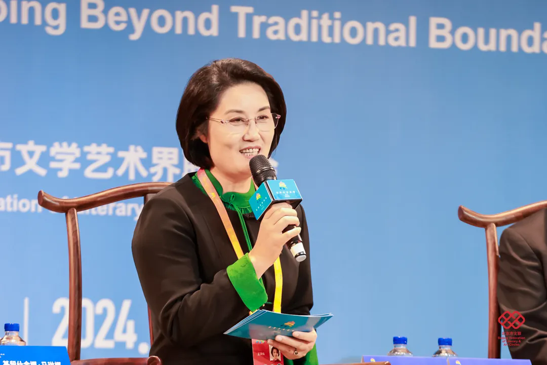 浙江小百花越劇院院長(zhǎng)、一級(jí)演員、梅花獎(jiǎng)得主王濱梅