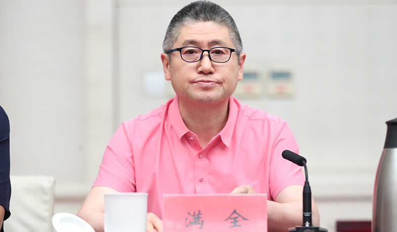 7月31日，滿全介紹民文作品和翻譯獎終評建議方案