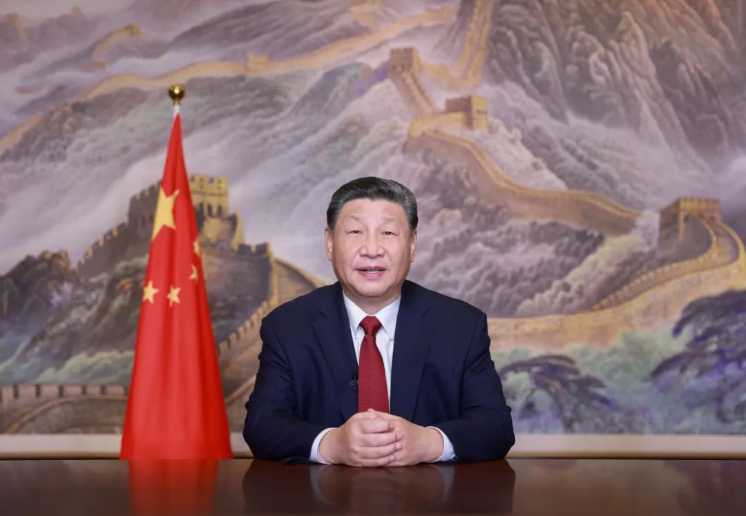 新年前夕，國(guó)家主席習(xí)近平通過(guò)中央廣播電視總臺(tái)和互聯(lián)網(wǎng)，發(fā)表二〇二五年新年賀詞。新華社記者 鞠鵬 攝