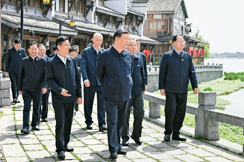2024年3月18日至21日，中共中央總書記、國家主席、中央軍委主席習(xí)近平在湖南考察。這是19日上午，習(xí)近平在常德河街考察。 新華社記者 謝環(huán)馳/攝