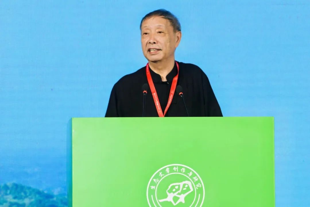 韓少功在2024年五指山生態(tài)文學(xué)周活動現(xiàn)場