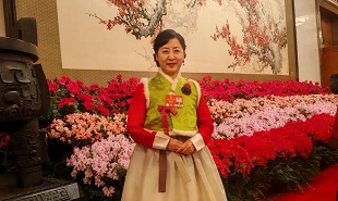 全國人大代表、中國舞協(xié)副主席、延邊歌舞團副團長咸順女